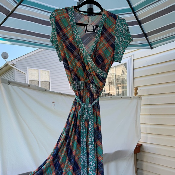 Emerald Wrap Summer Dress Plus Size - Picture 2 of 5